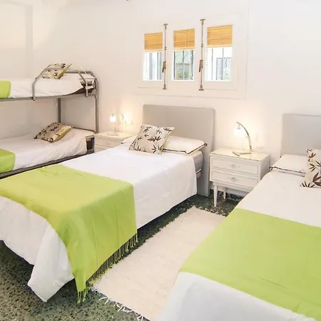 Three-bedroom Holiday In Σπίτι διακοπών Μαρμπέλλα