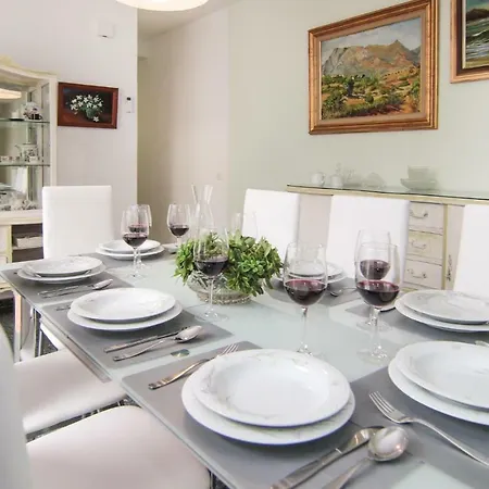 Σπίτι διακοπών Three-bedroom Holiday In *